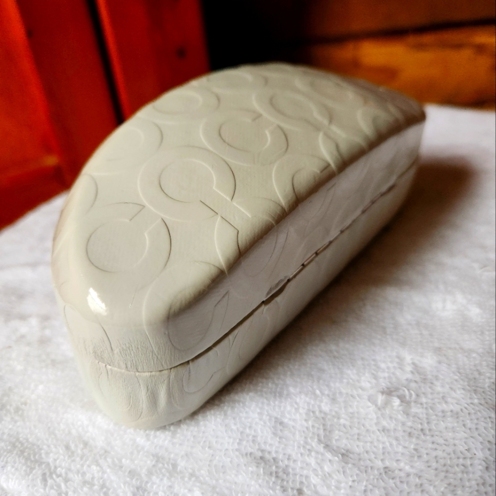 Coach Cream Oval Women's Eyeglass Case - Picture 5 of 8